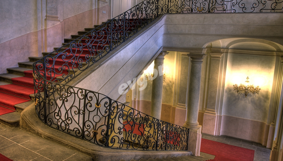 Osina Staircase Decoration - 1