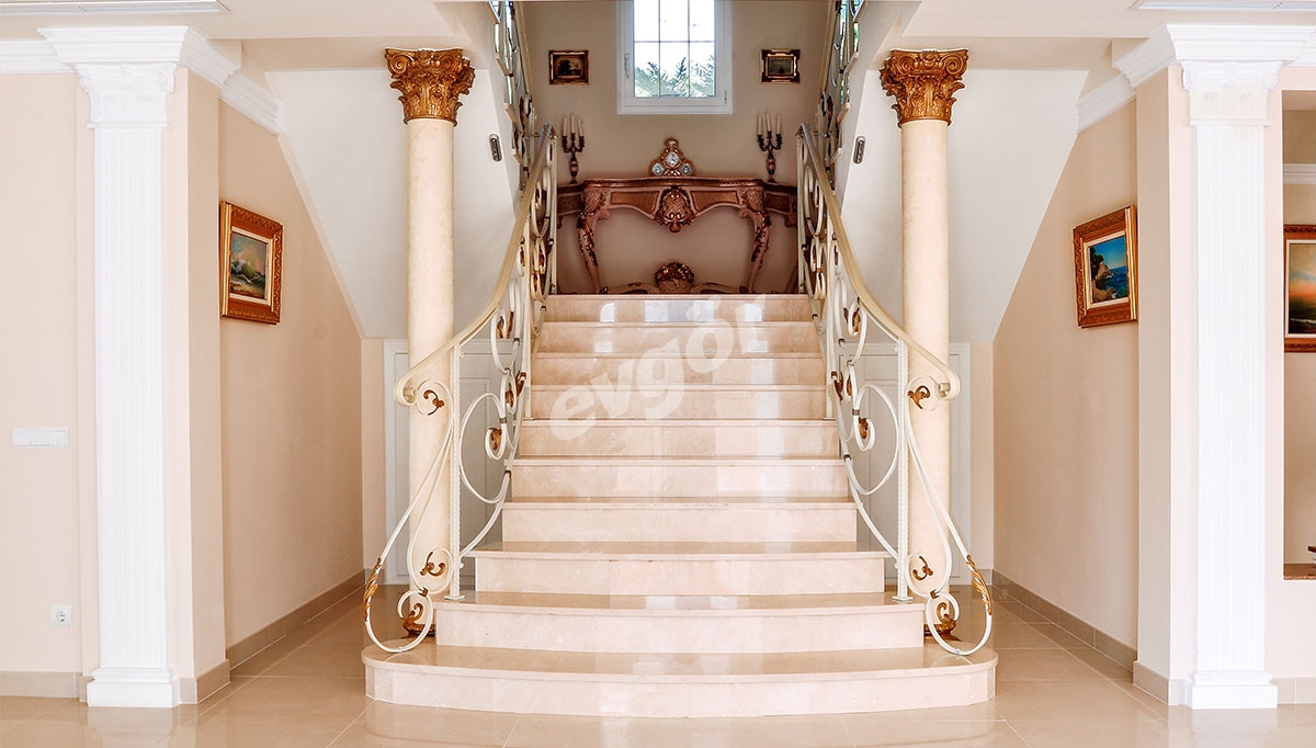 Porta Staircase Decoration - 1